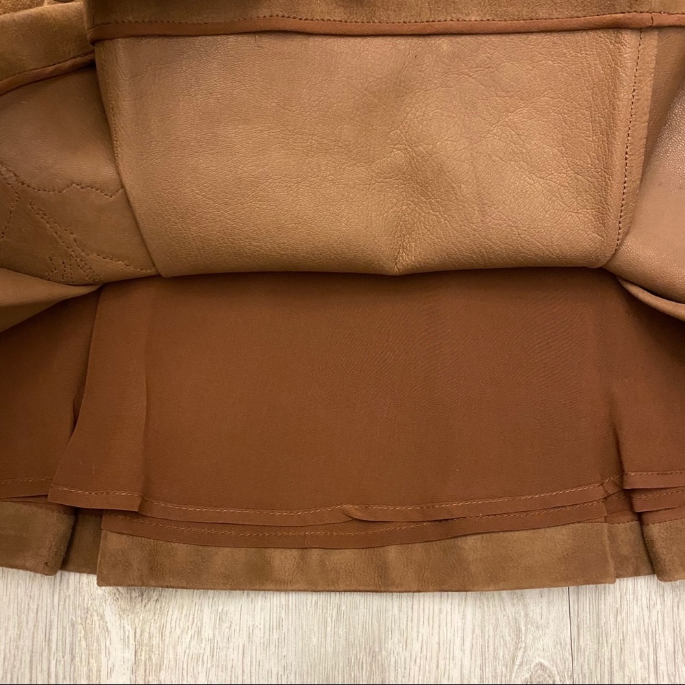 SOLD🪧Gucci Runway Suede Embroidered Skirt - Picture 8 of 14